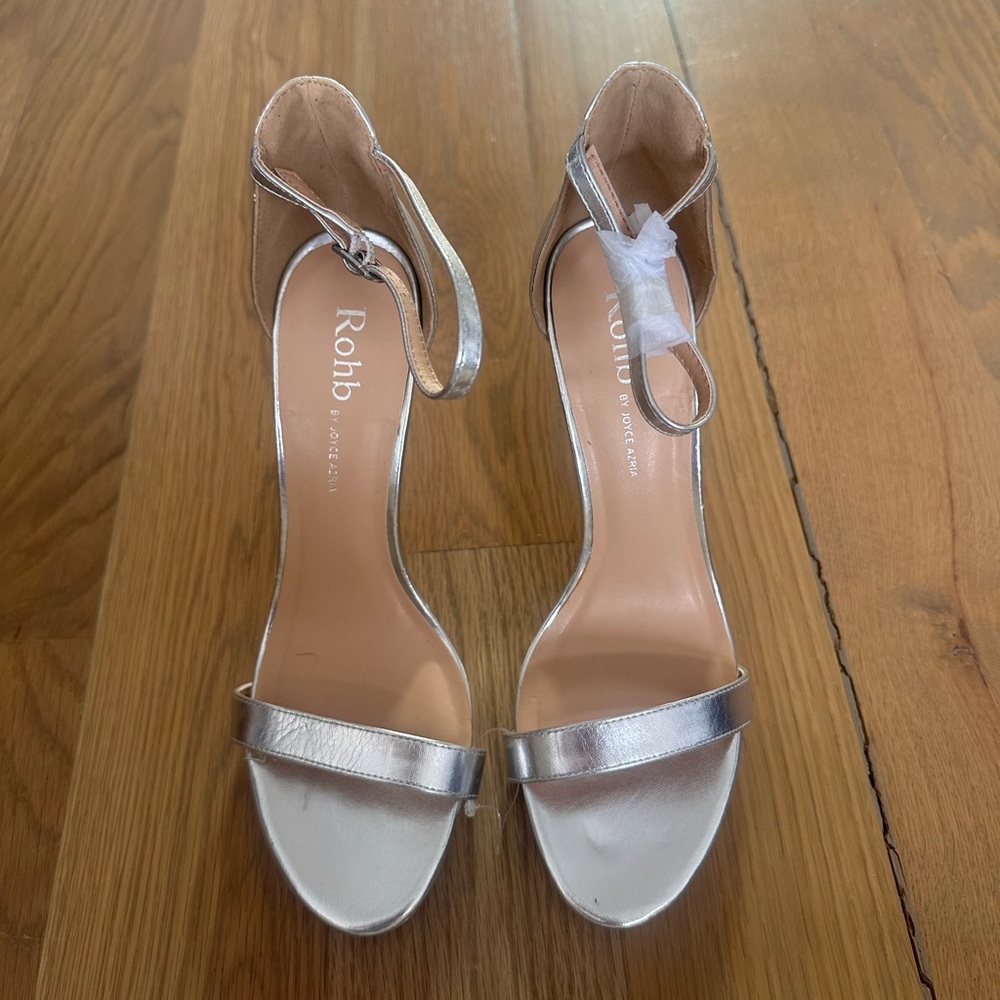 NWOT ROHB Silver High Heels Women’s size 6